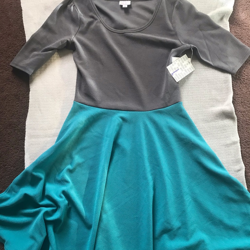BNWT Lularoe Nicole teal gray size Large